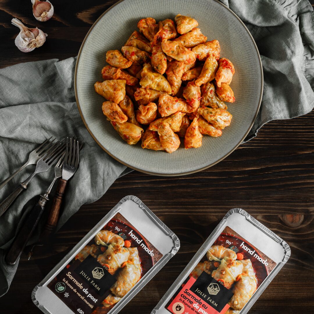 Sarmale de casă Jolie Farm cu multă carne pentru masa de sărbători